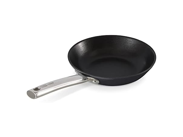 DASH Delish 8" Lightweight Cast Iron Pan